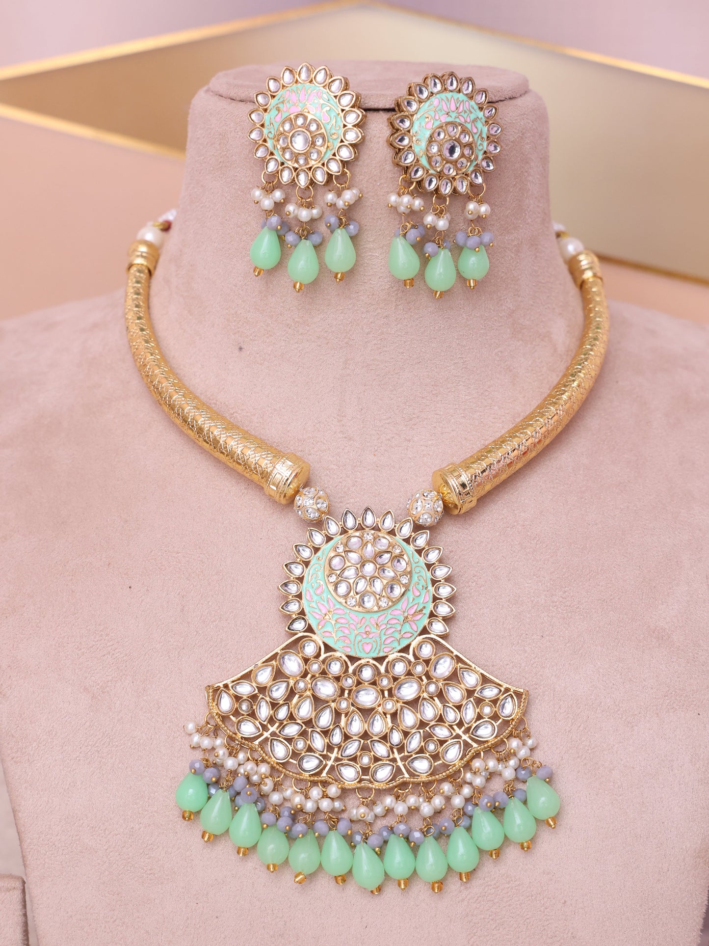 Mint Sadhri Hasli Necklace Set