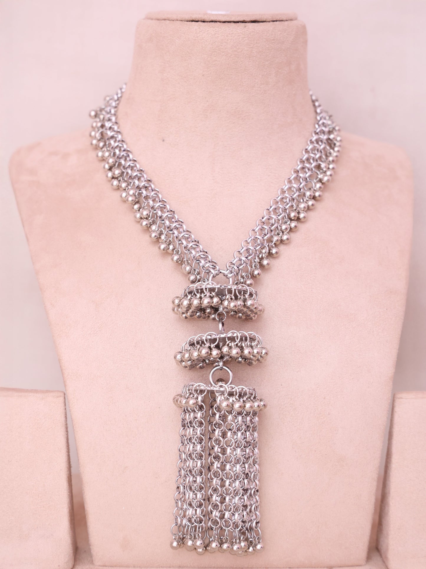 Silver Fenal Neclace Set