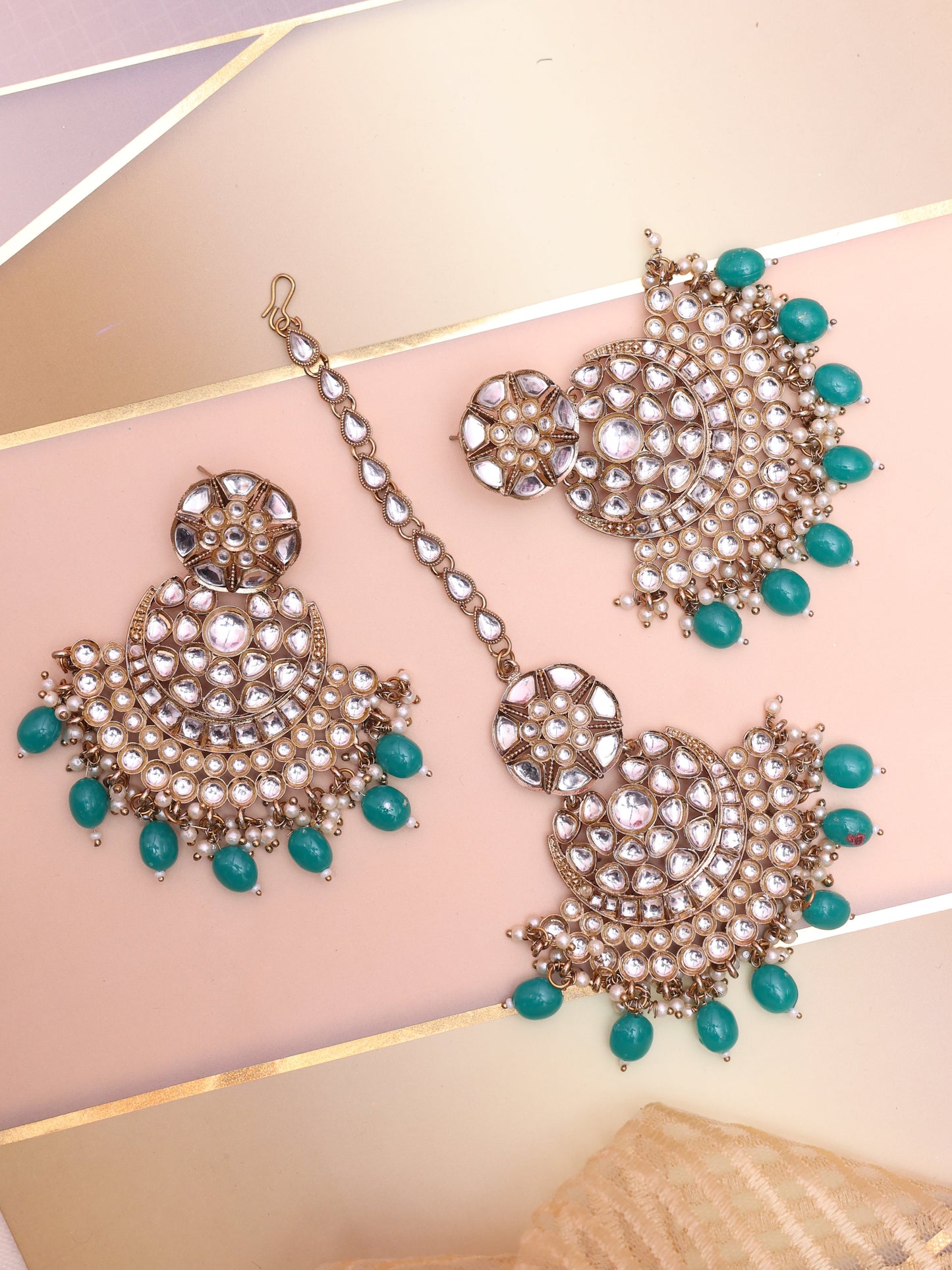 Green Fenna Chandbalis with Tika