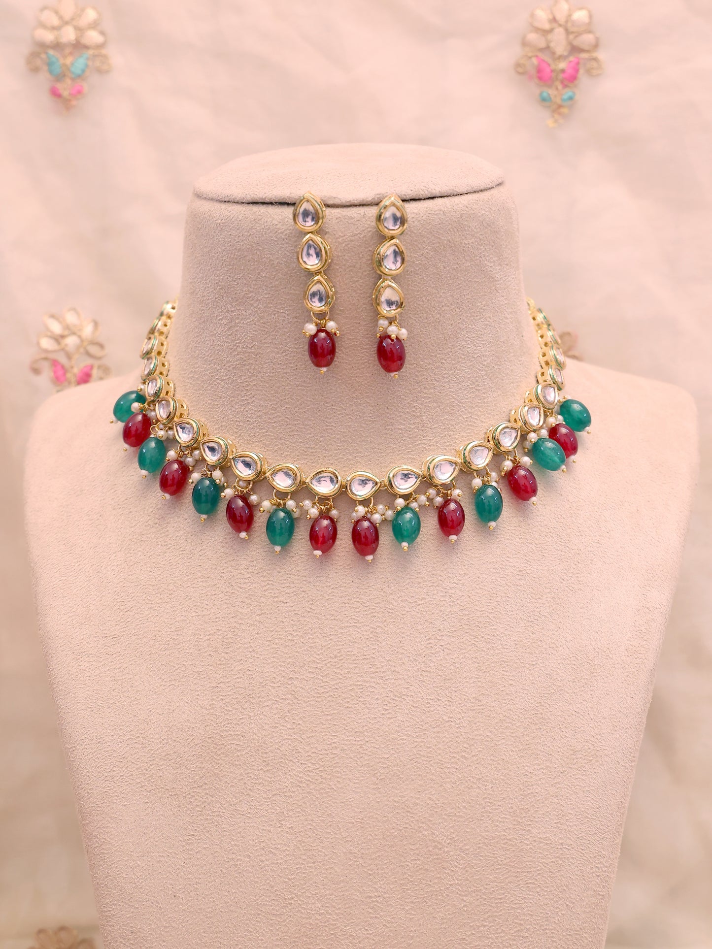Red and Green Chhavi Necklace Set