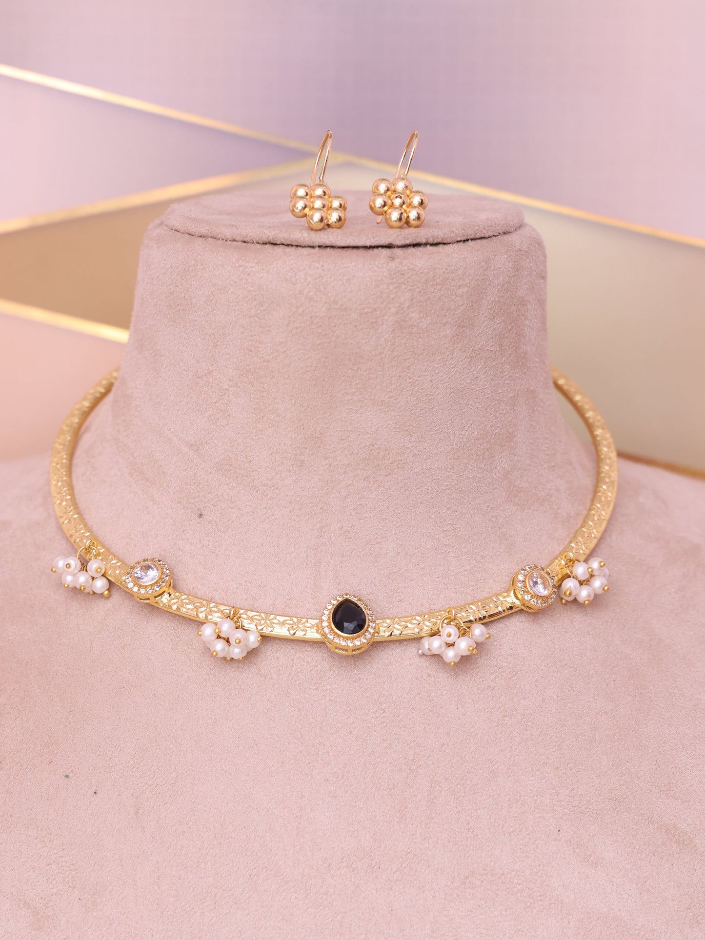 Black Chairavali Hasli Necklace Set