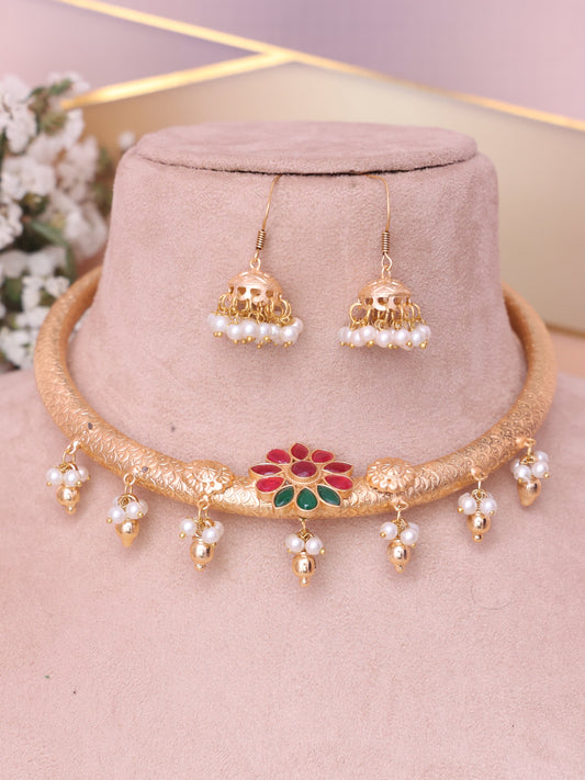 Golden Gandhina Hasli Necklace Set