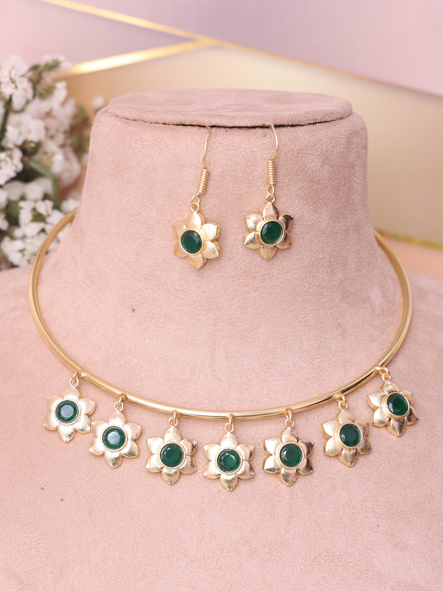 Emerald Danusiya Hasli Necklace Set