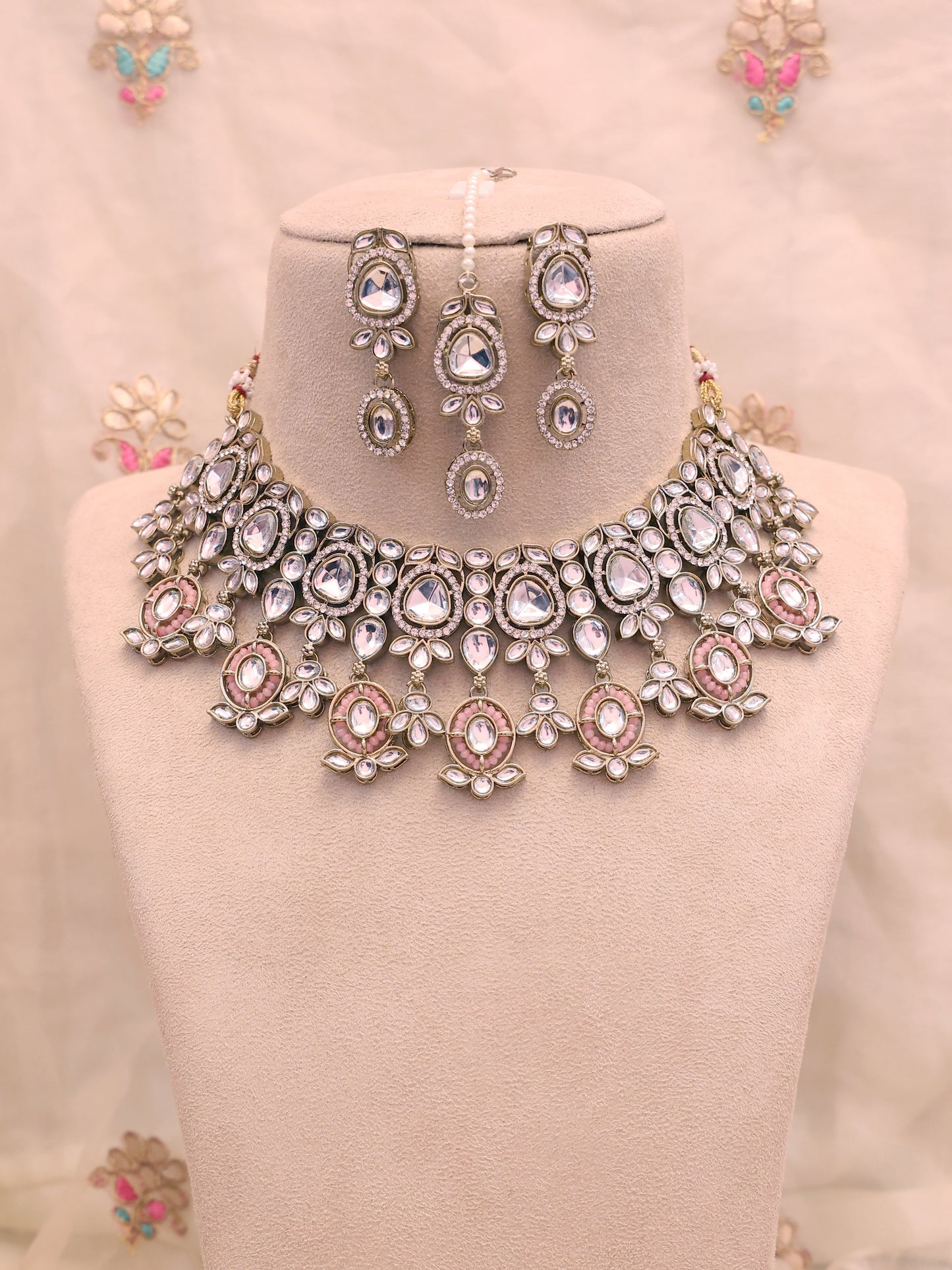 Peach Maanavi Necklace Set