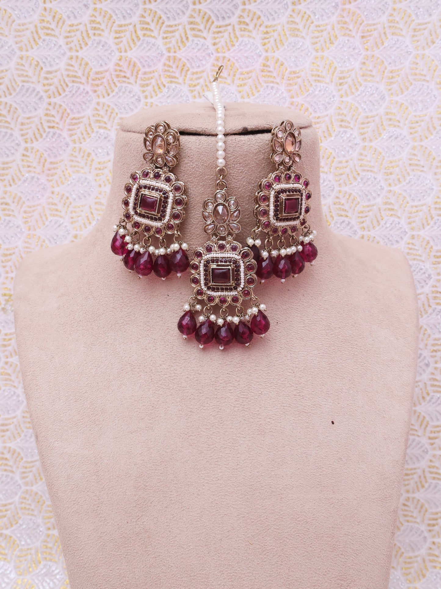 Wine Vaijanti Necklace Set