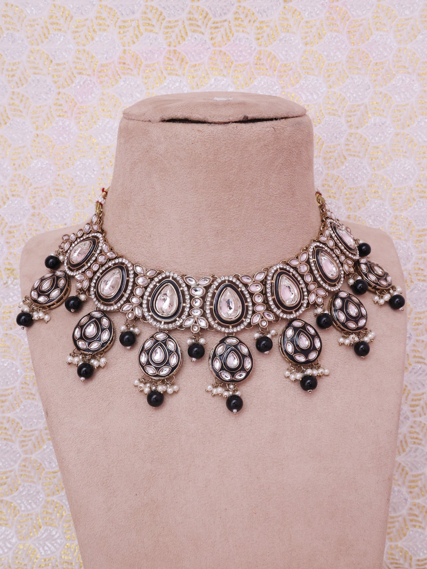 Black Maya Necklace Set