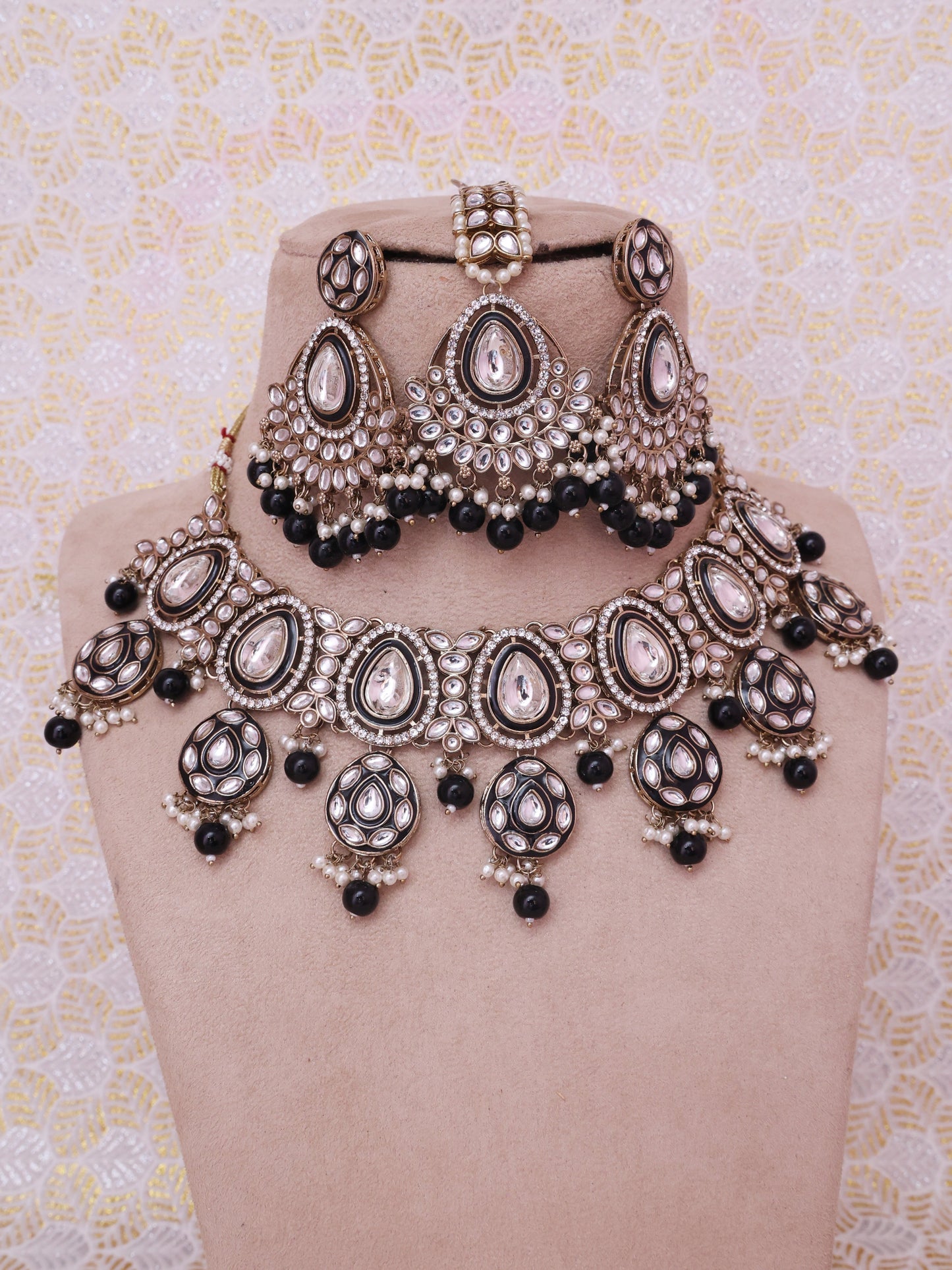 Black Maya Necklace Set