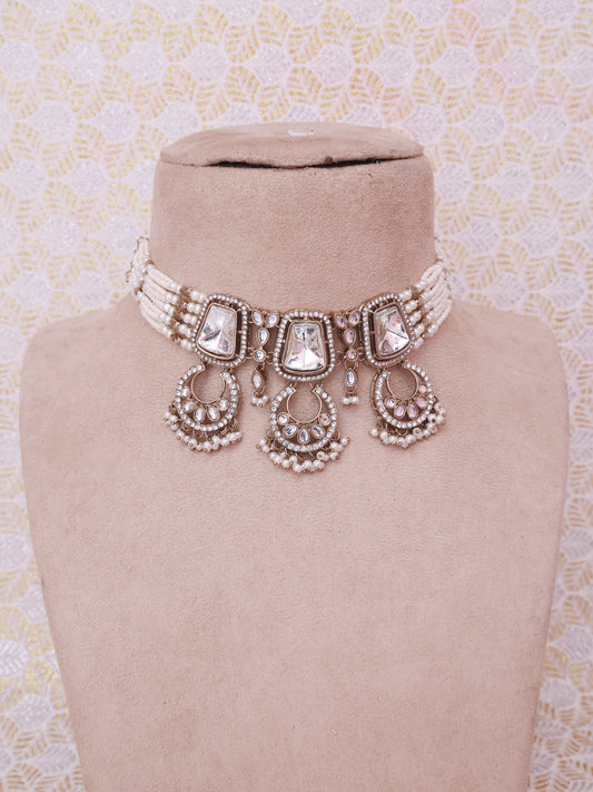 White Yajnavati Necklace Set