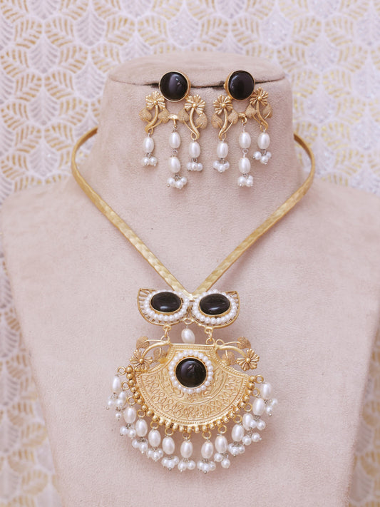 Black Shalini Hasli Necklace Set