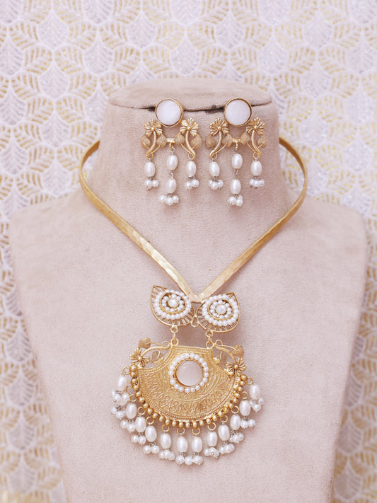 White Shalini Hasli Necklace Set