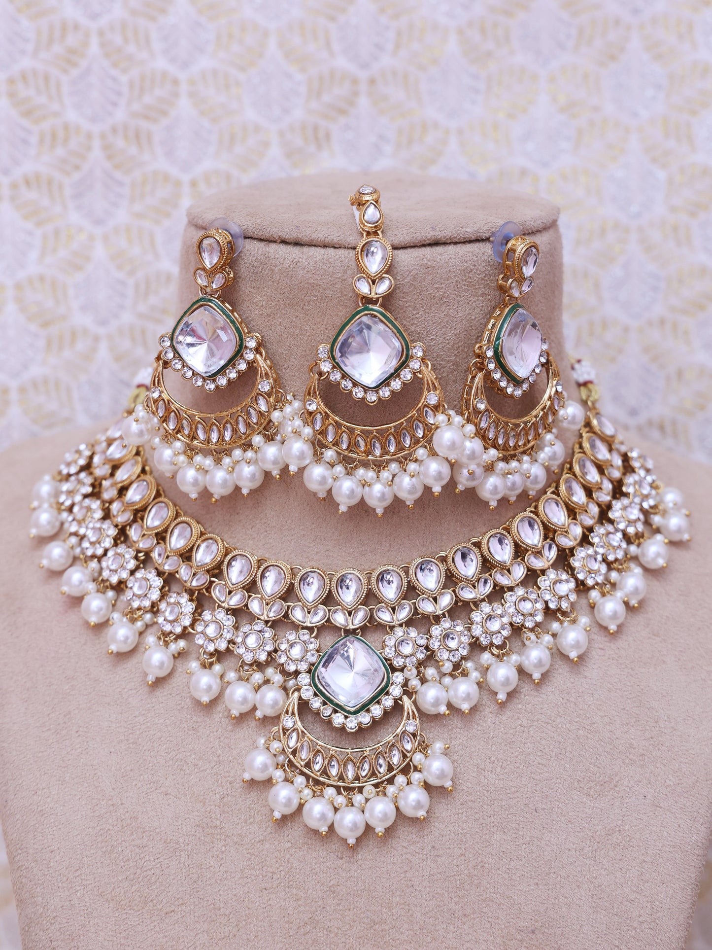 White Zena Necklace Set
