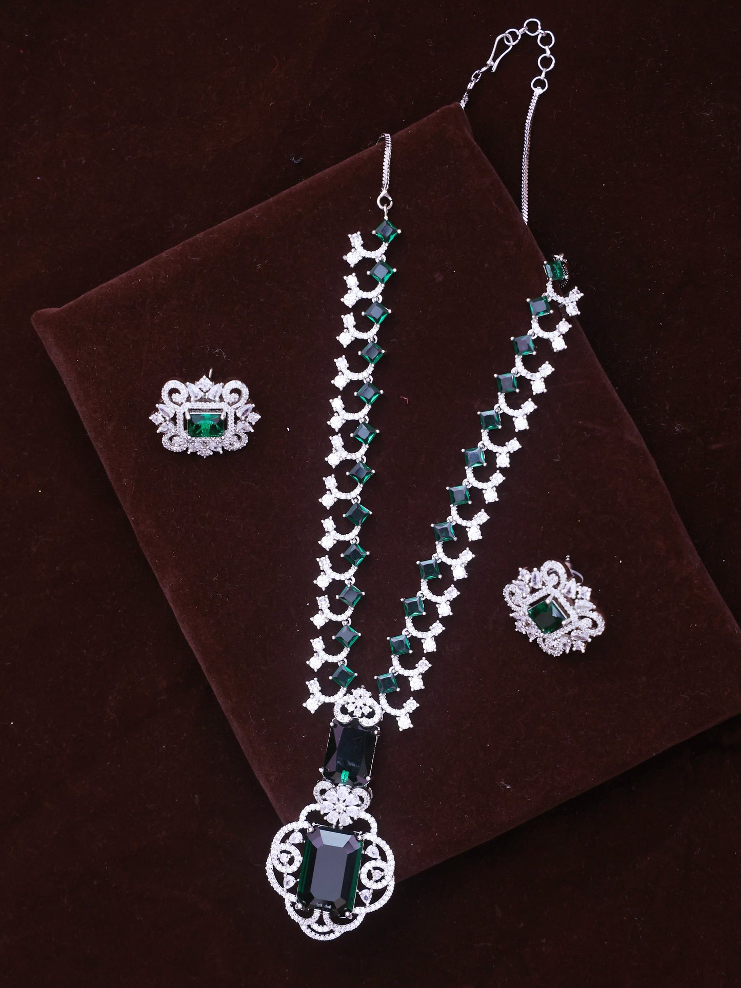 Emerald Ivvy AD Necklace Set