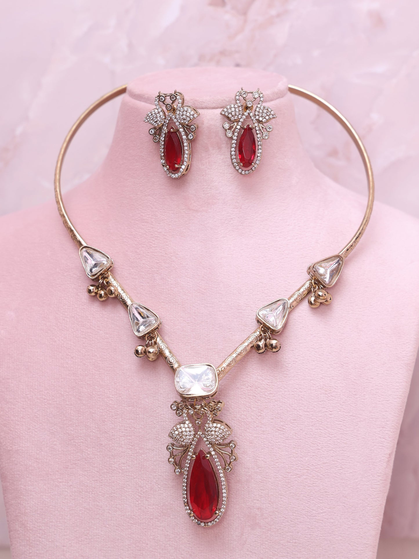 Red Bahulya Hasli Necklace Set