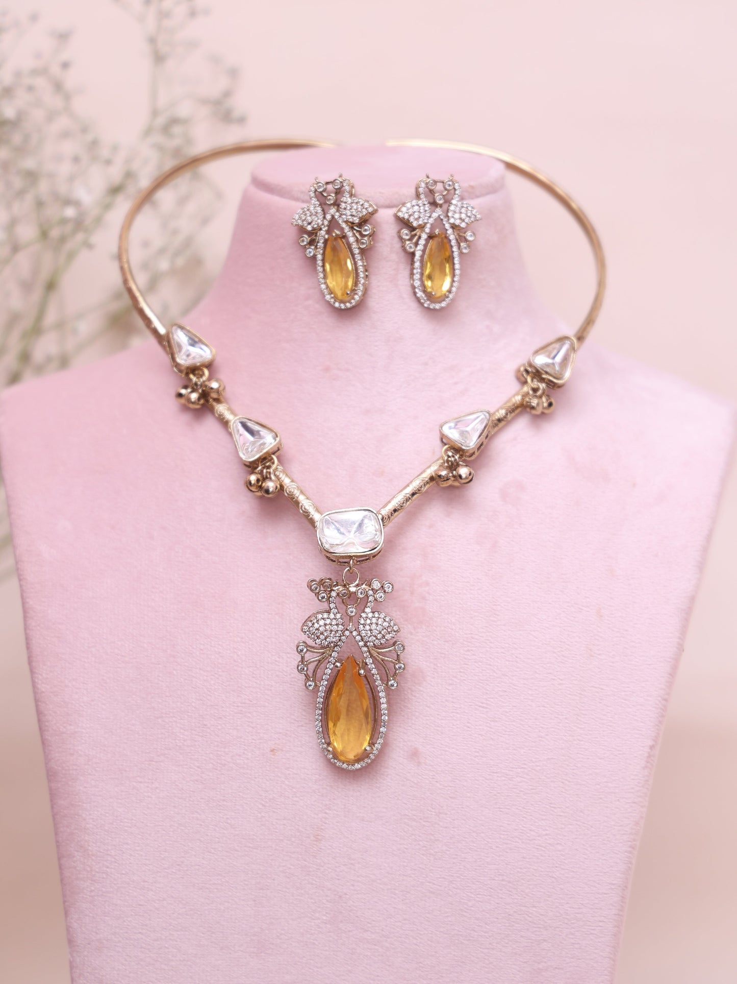 Yellow Bahulya Hasli Necklace Set