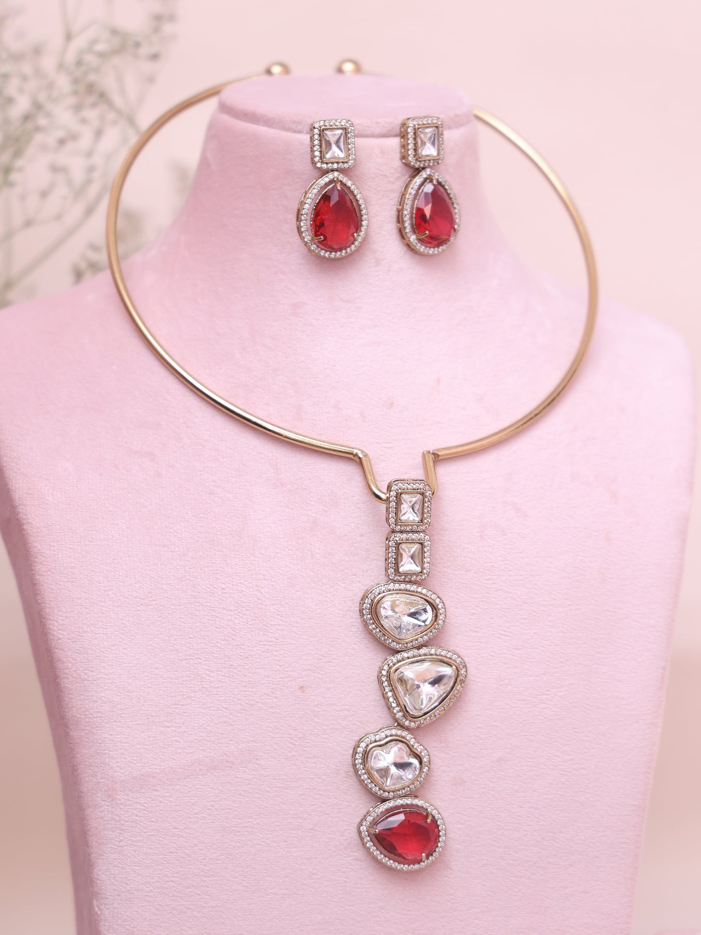 Red Lakshana Hasli Necklace Set