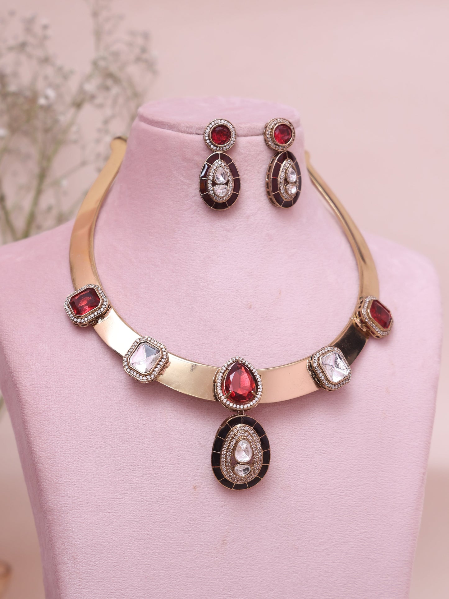 Red Olimani Hasli Necklace Set