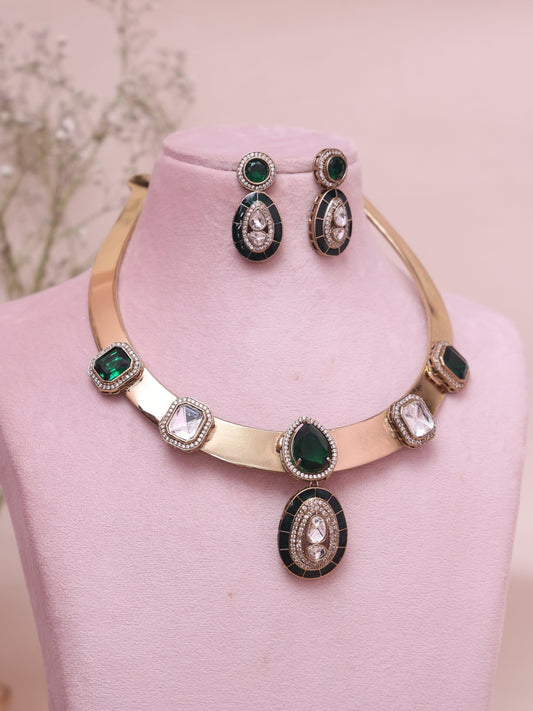 Emerald Olimani Hasli Necklace Set