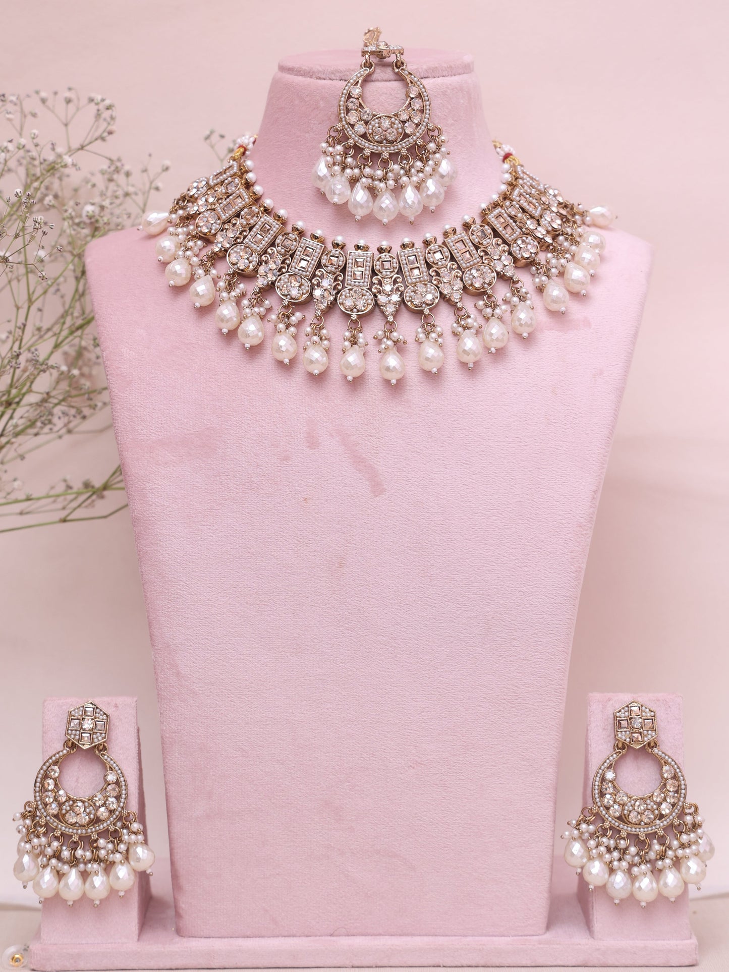 White Zeenat Necklace Set