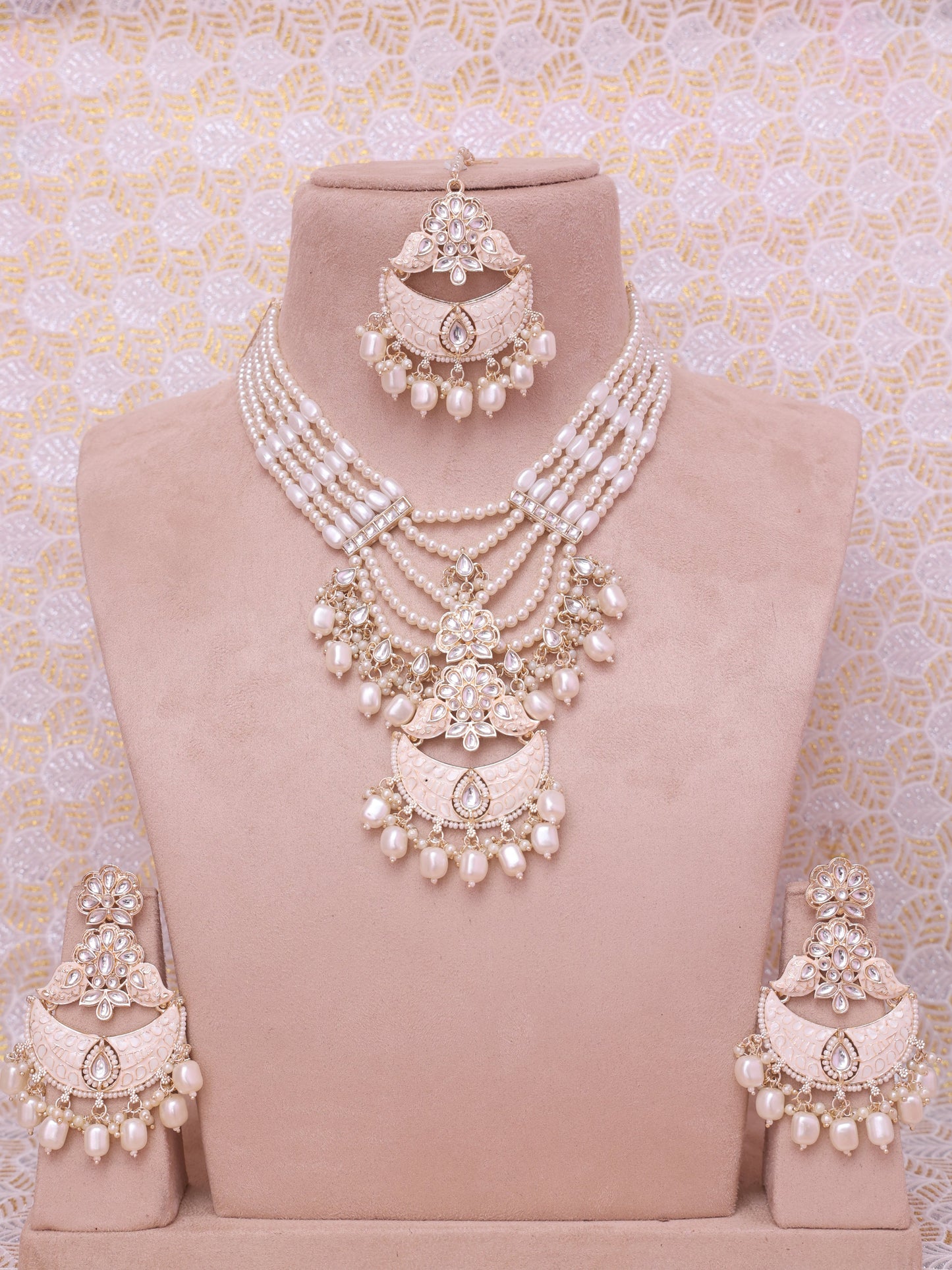 White Ekabhakti Necklace Set