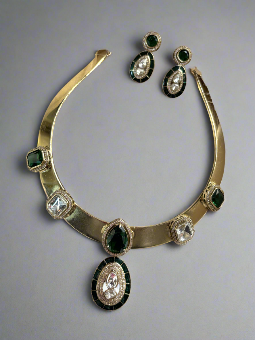 Emerald Rajsini Hasli Necklace Set With Earrings