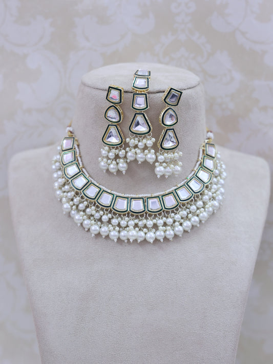 White Shaza Necklace Set