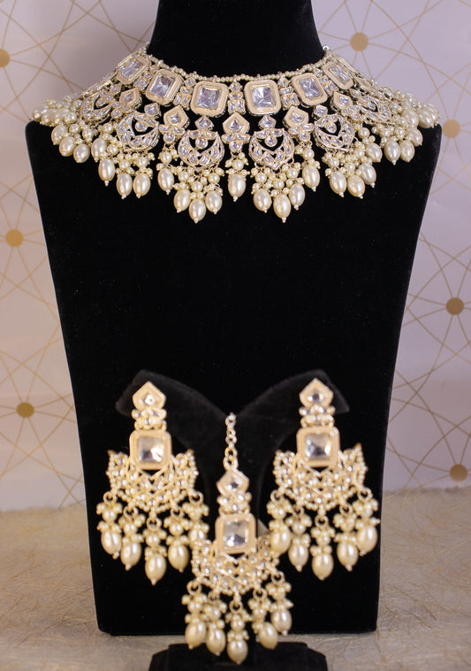 White Muskan Necklace Set