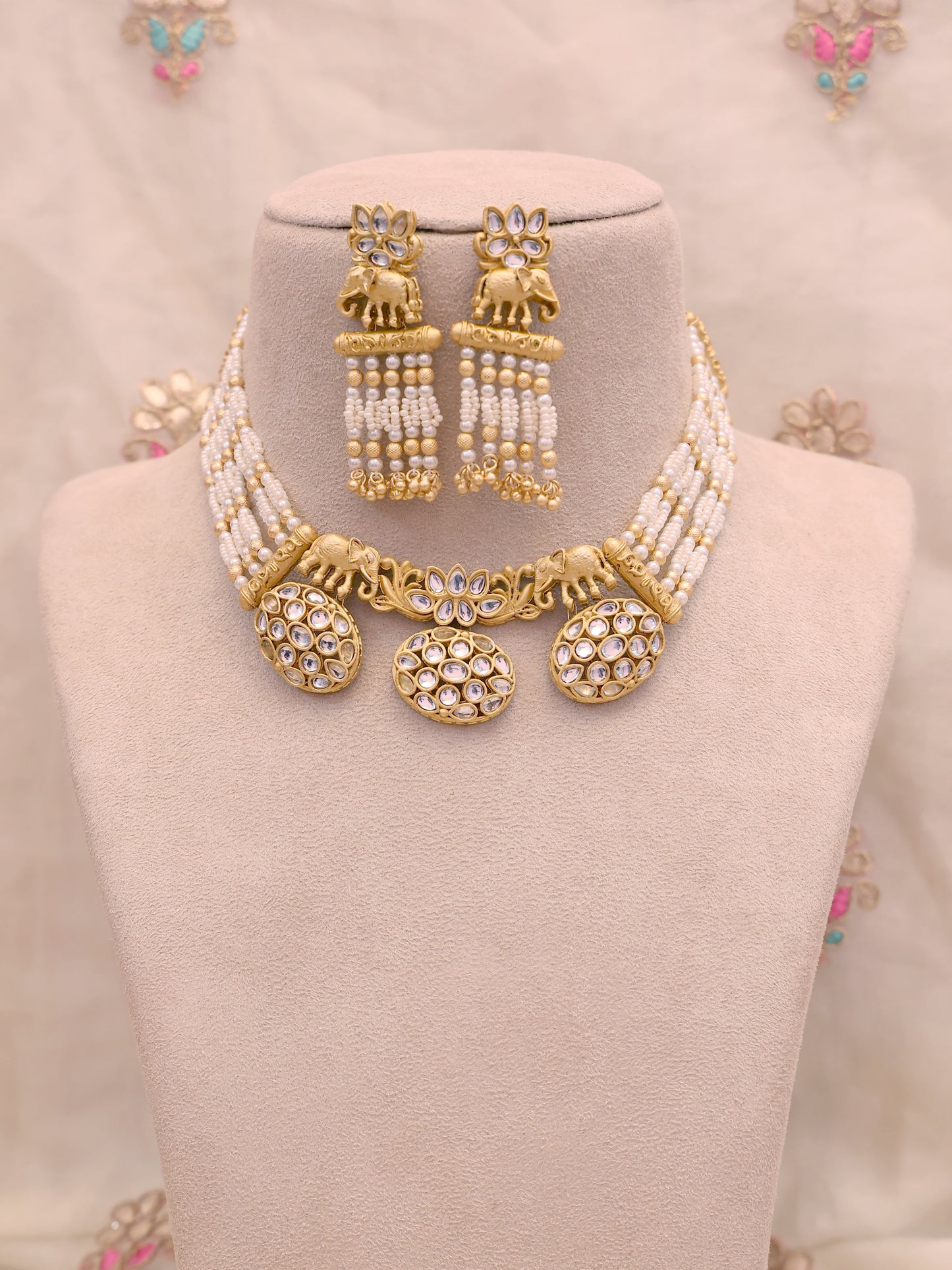 White Gadadevi Temple Necklace Set