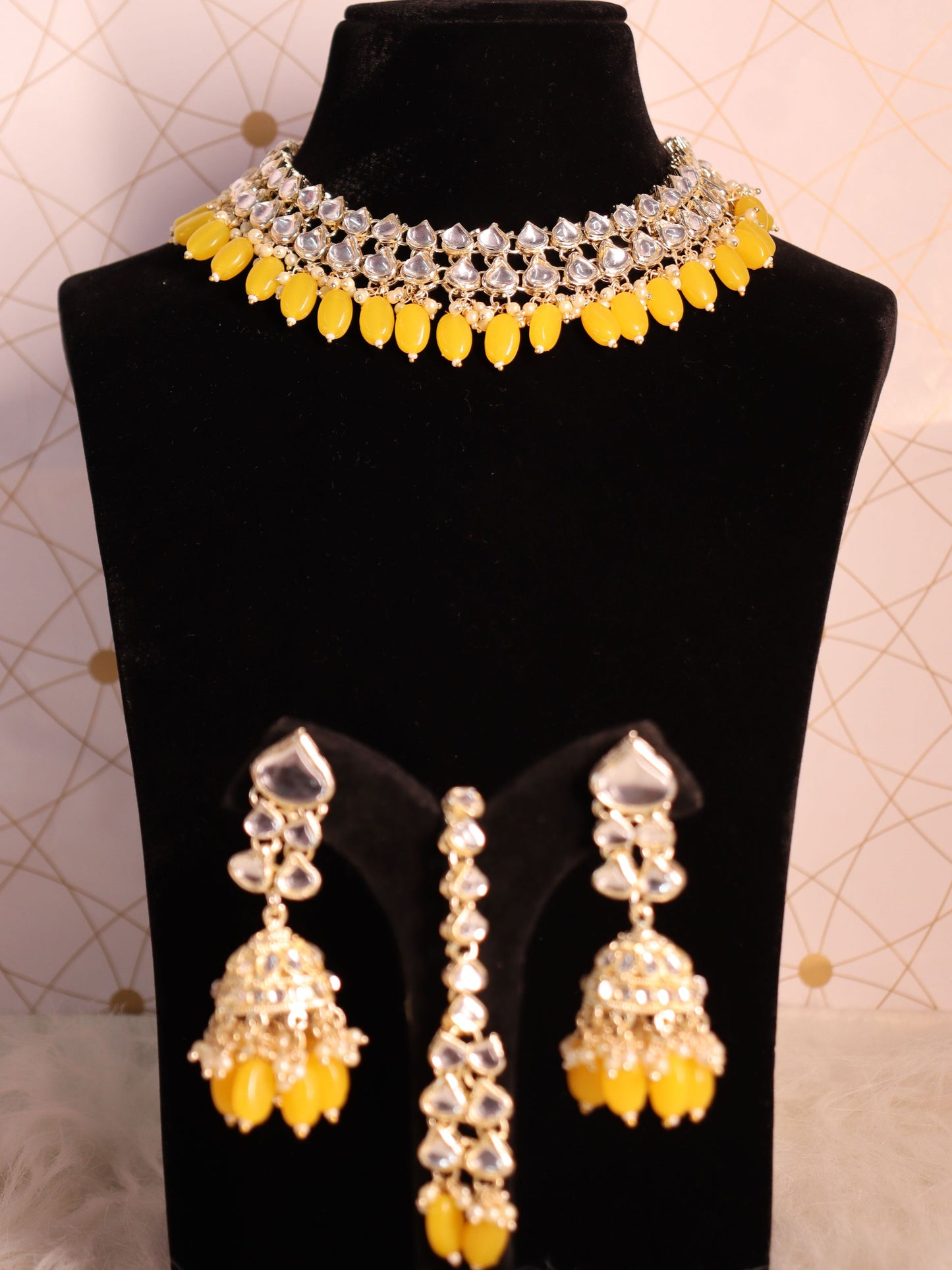 Yellow Dami Necklace Set