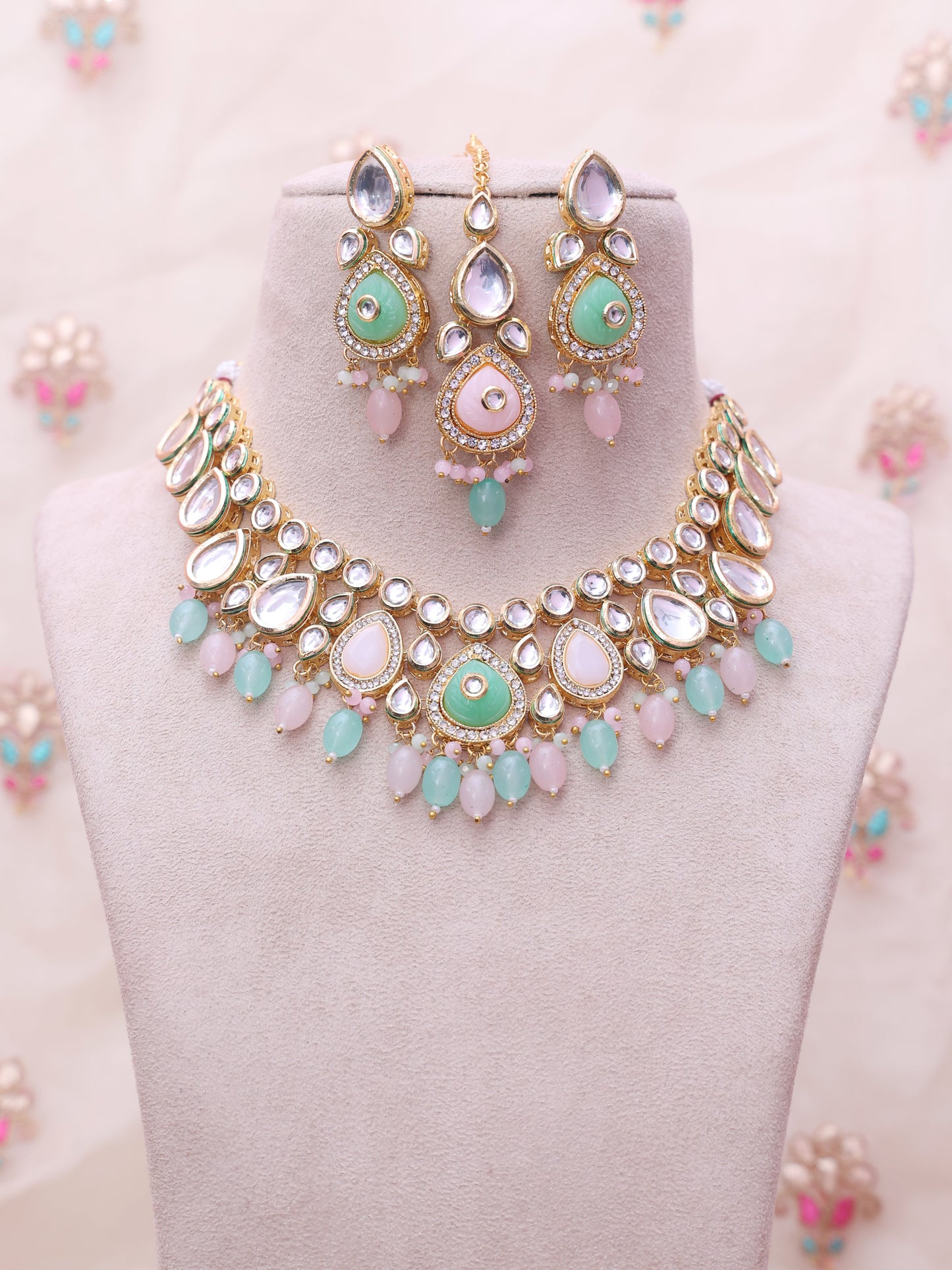 Pastel Gabhasti Necklace Set