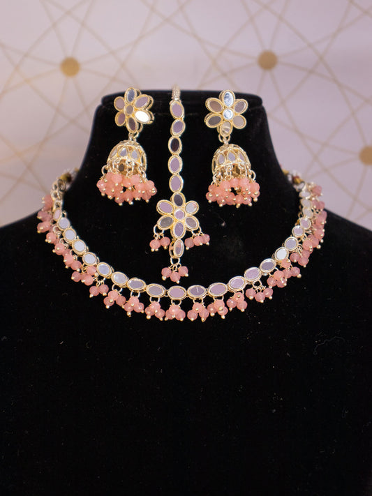 Peach Nimrat Minimal Necklace Set