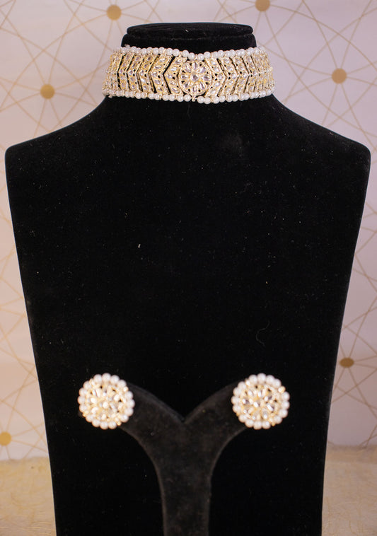 Ivory Taashi Choker Necklace Set