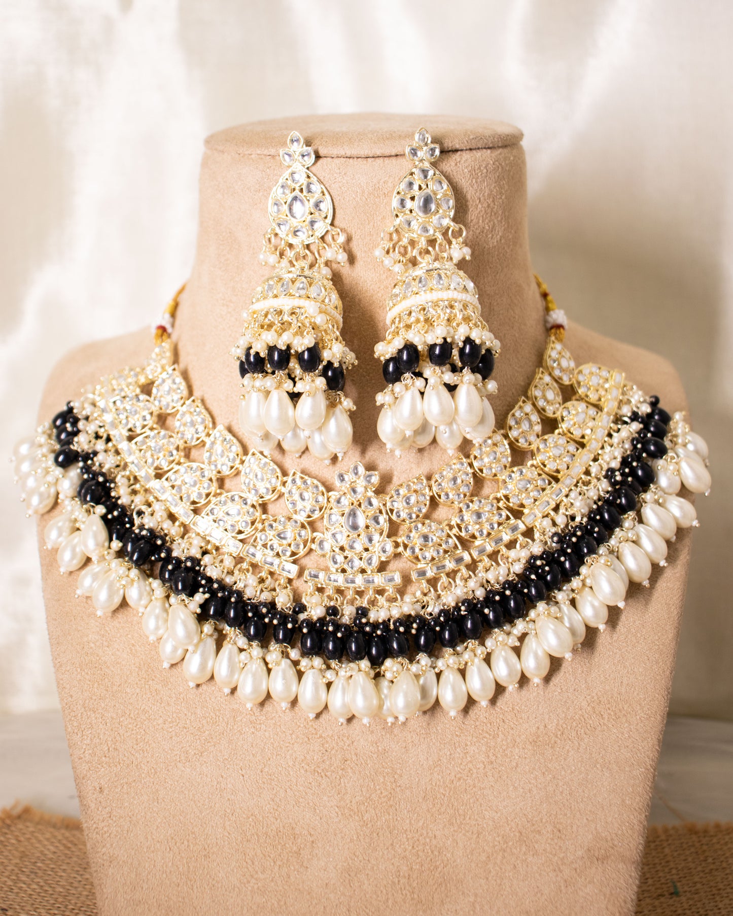 Black Soha Jewellery Set