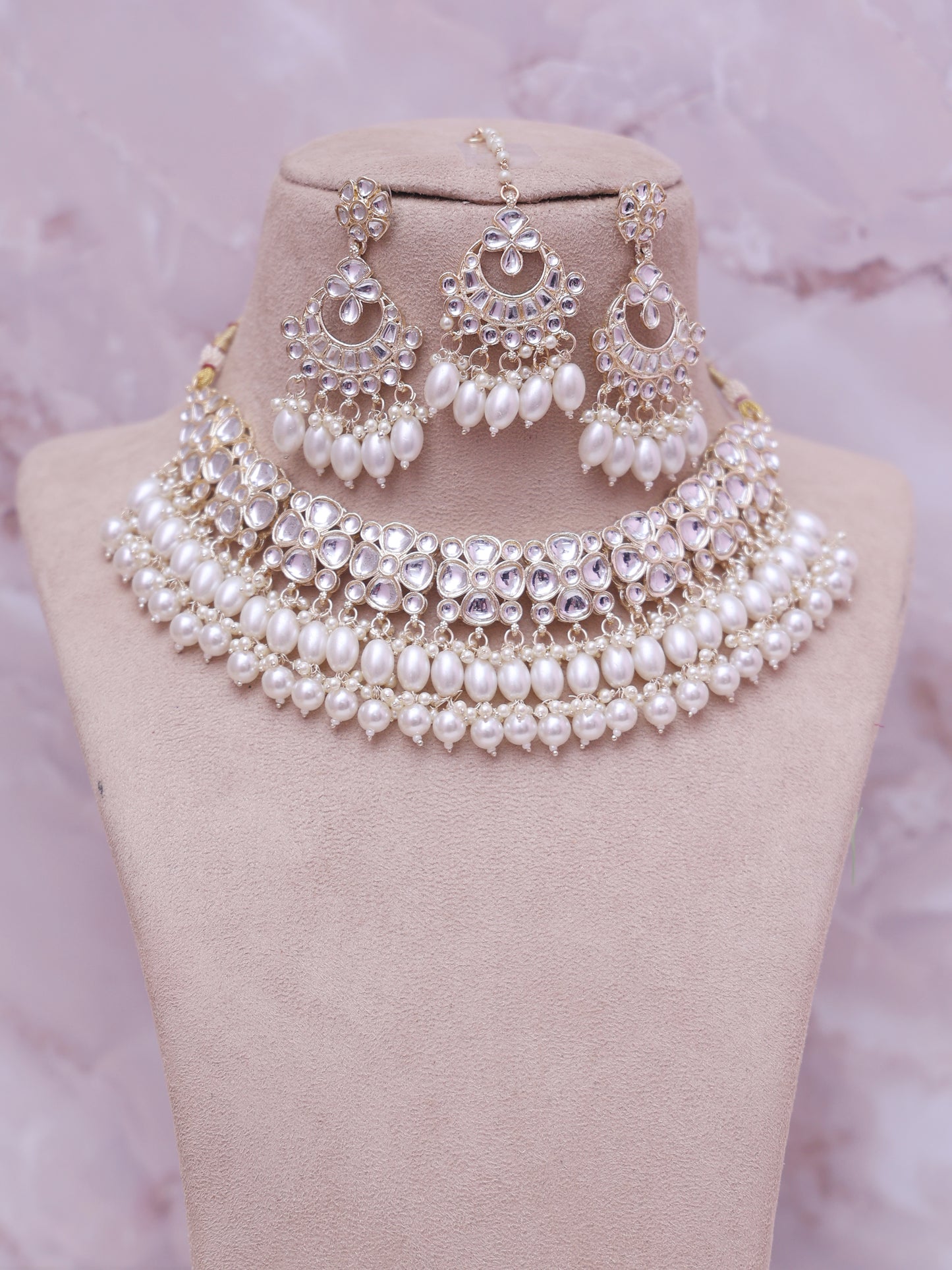 White Griha Necklace Set