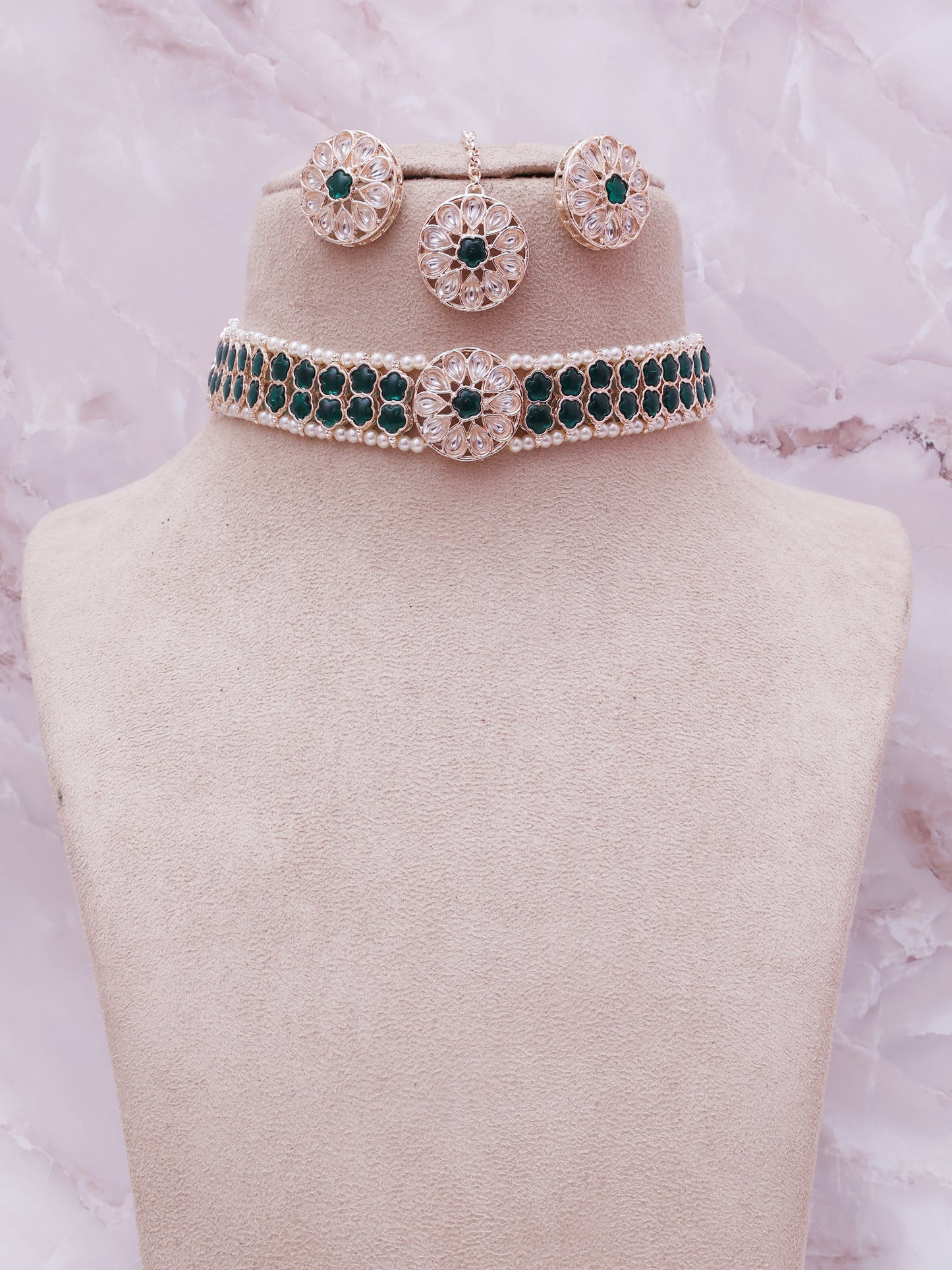 Emerald Tabu Necklace Set