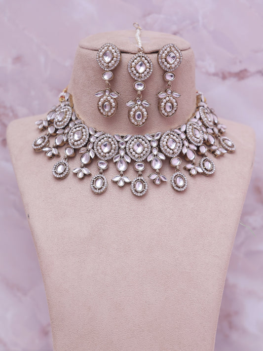 White Jaanavi Necklace Set