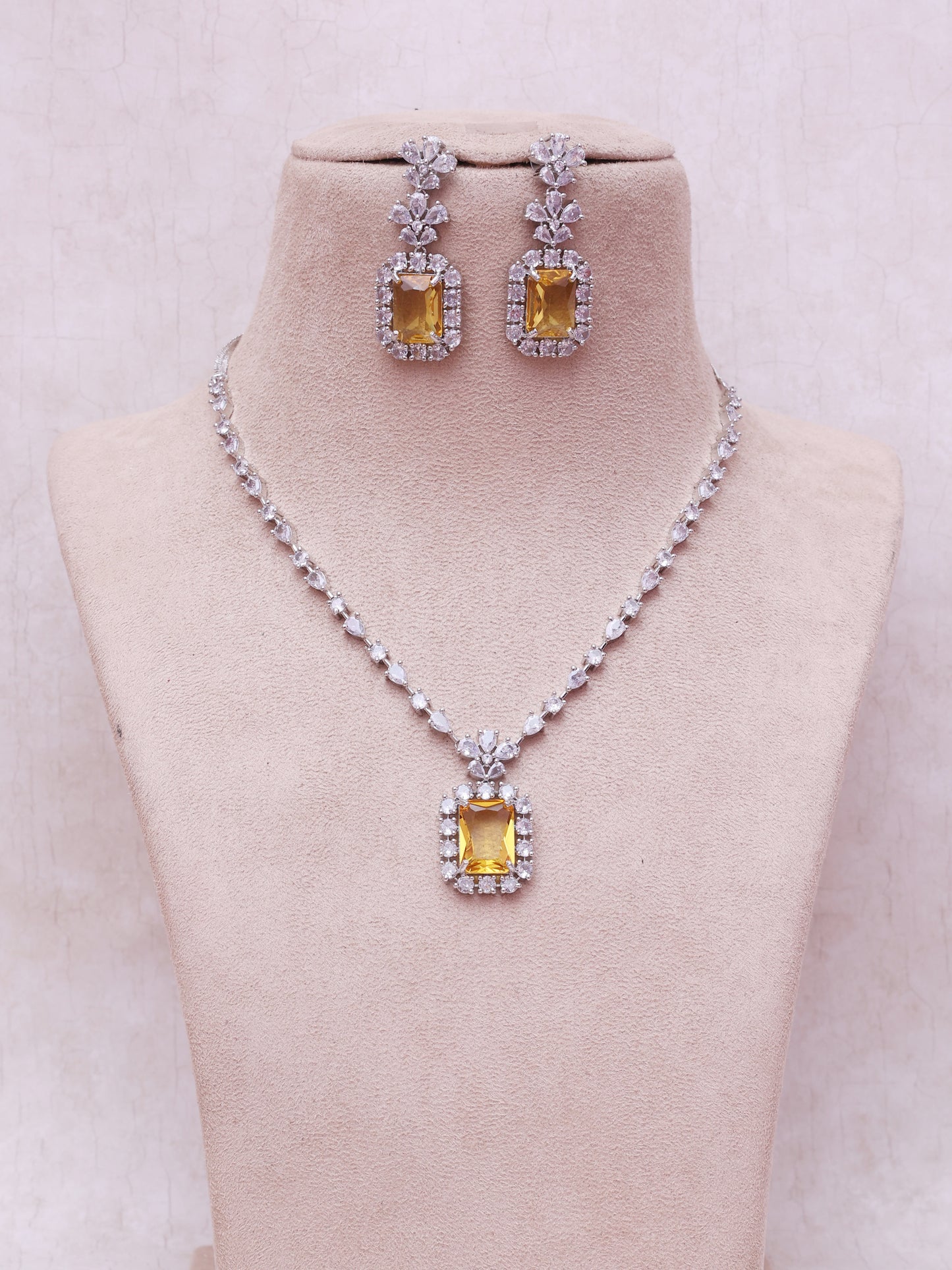 Yellow Jade AD Necklace Set