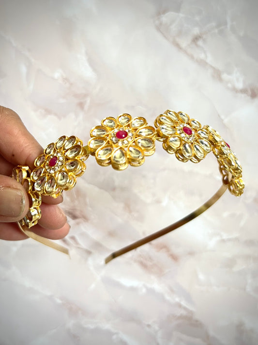 Red Dakshayani Hairband Mathapatti