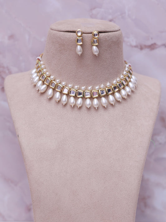 White Jabaku Necklace Set