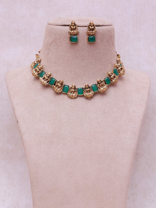 Emerald Rabhya Necklace Set